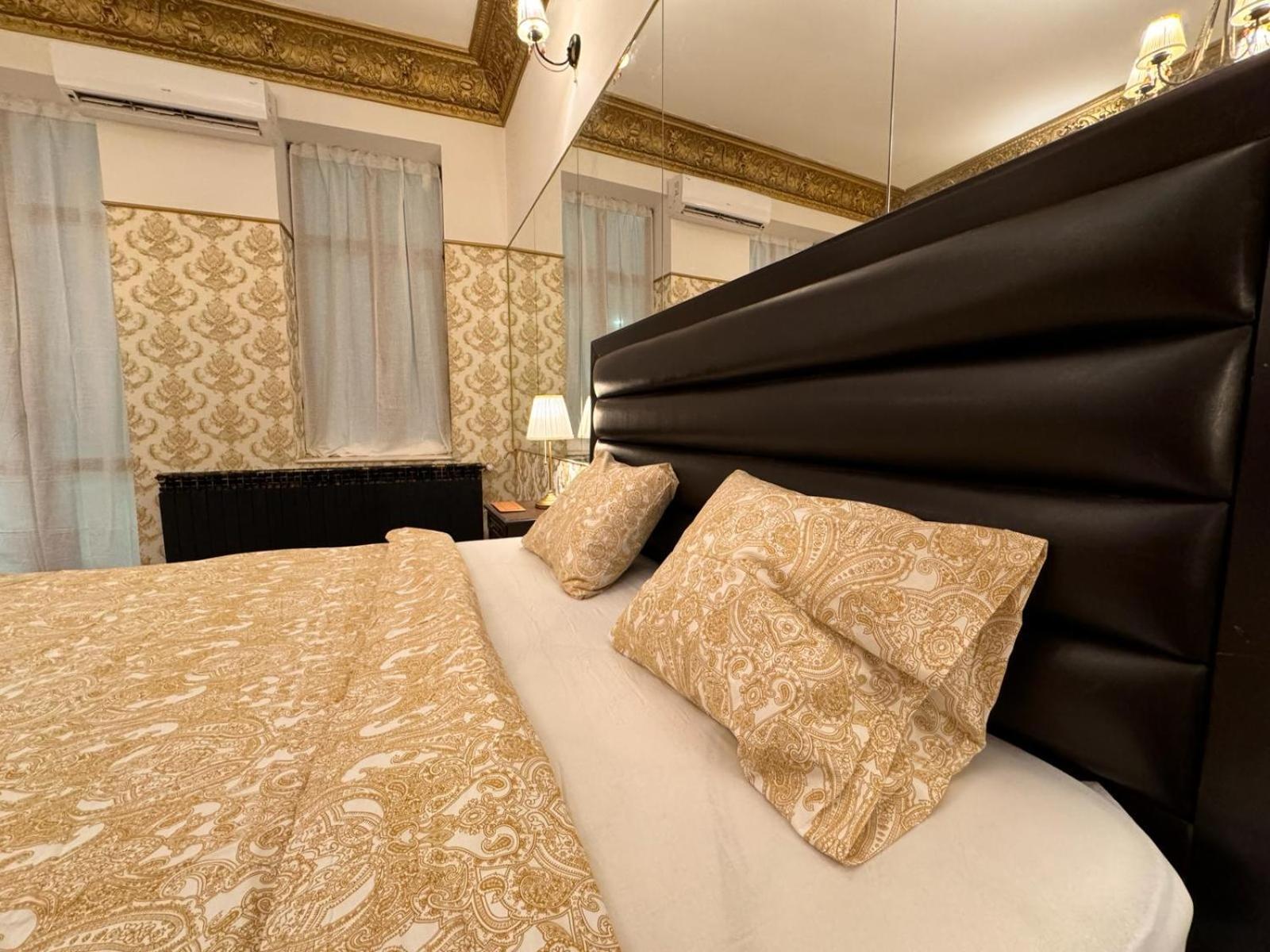 The King Suite With Balcony View Piata Romana Bucharest Exterior photo